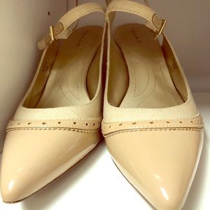 Beige sling back pump pointed toe